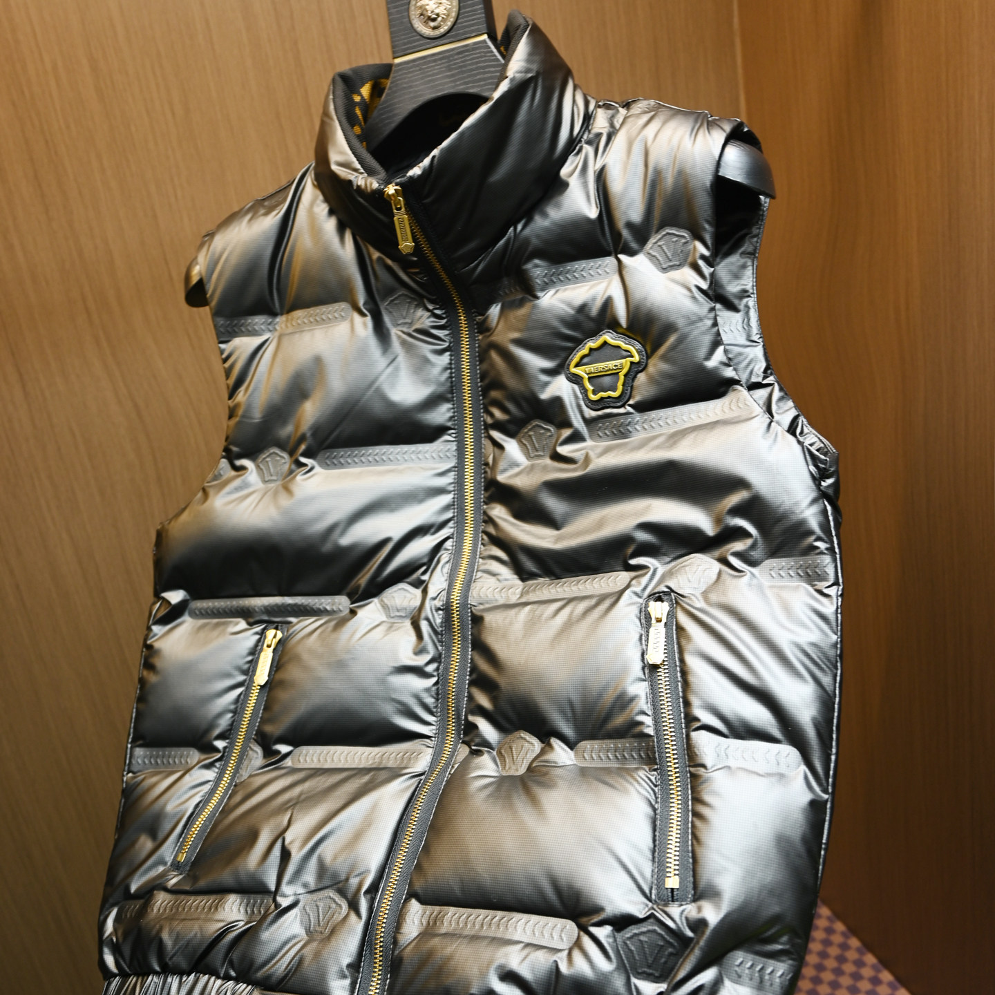 欧洲站潮牌立领羽绒马甲男士冬季保暖修身轻奢青年简约羽绒服外套,淘宝优惠券,粉丝福利购,淘宝优惠卷