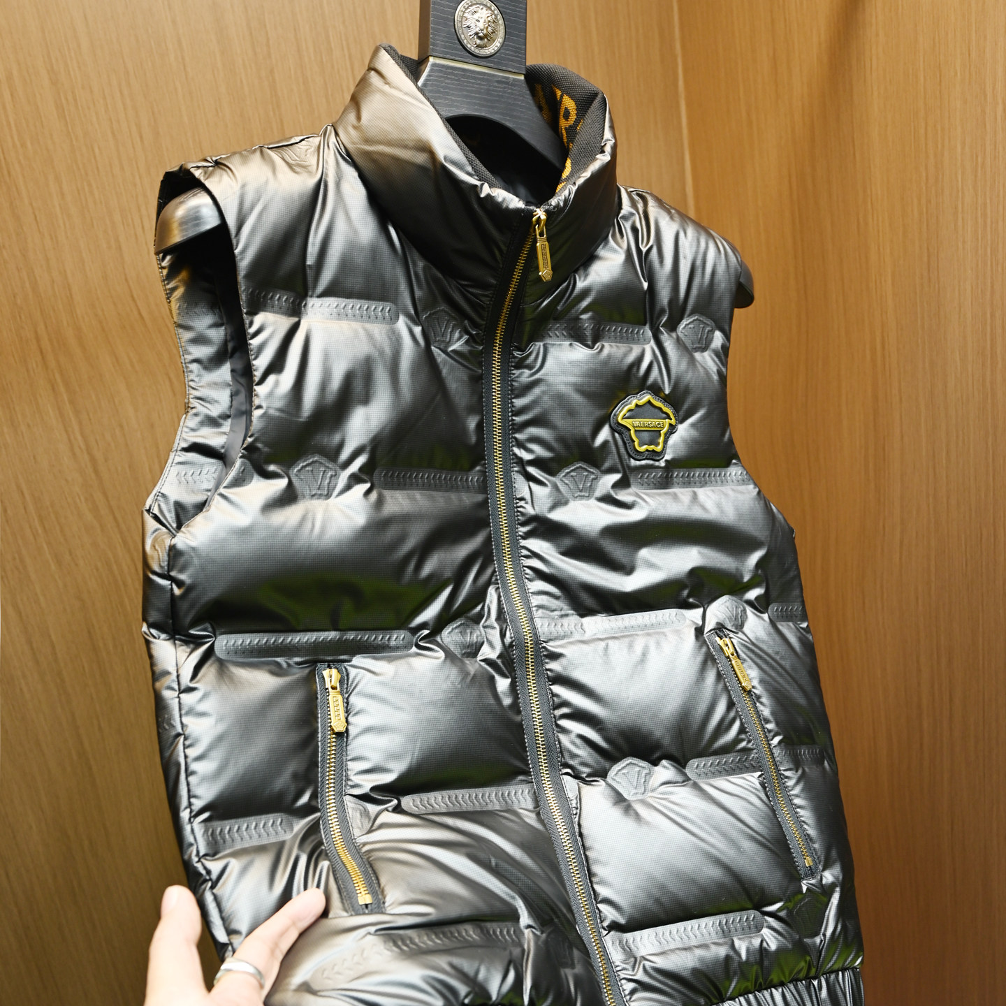 欧洲站潮牌立领羽绒马甲男士冬季保暖修身轻奢青年简约羽绒服外套,淘宝优惠券,粉丝福利购,淘宝优惠卷