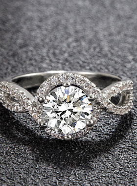 经典六爪克拉微镶戒指女双排钻扭