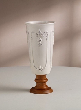 高级感高颜值花瓶小众装饰品法式实木装饰陶瓷森林家居装饰白色