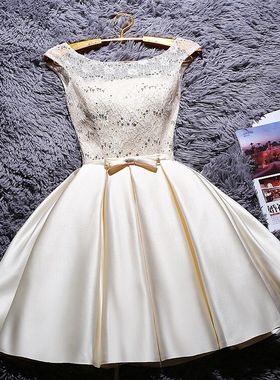 样板房衣帽间女士礼服卧室摆件