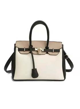 样板房衣帽间女士挎包装饰品摆件