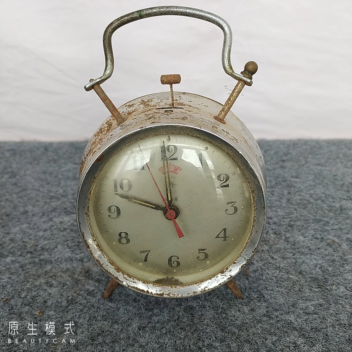 民俗老物件老旧闹钟小闹铃二手发条老式机械古董表80年代怀旧摆件