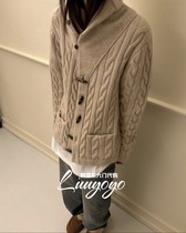 MINIMUZE Korea East gate 2023 Winter new 100 hitch Collar Horn Buttoned Sweater Woman