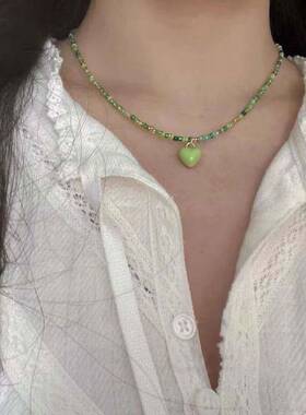 粉色串珠甜酷爱心吊坠项链