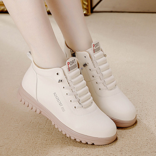 真皮小白鞋女2025冬季新款加绒妈妈鞋百搭中老年超轻防滑休闲皮鞋 - 图1