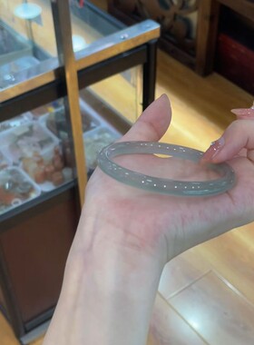天然正品浅油青玛瑙手镯女款百搭湖水绿玉髓美人镯饰品多样性发一