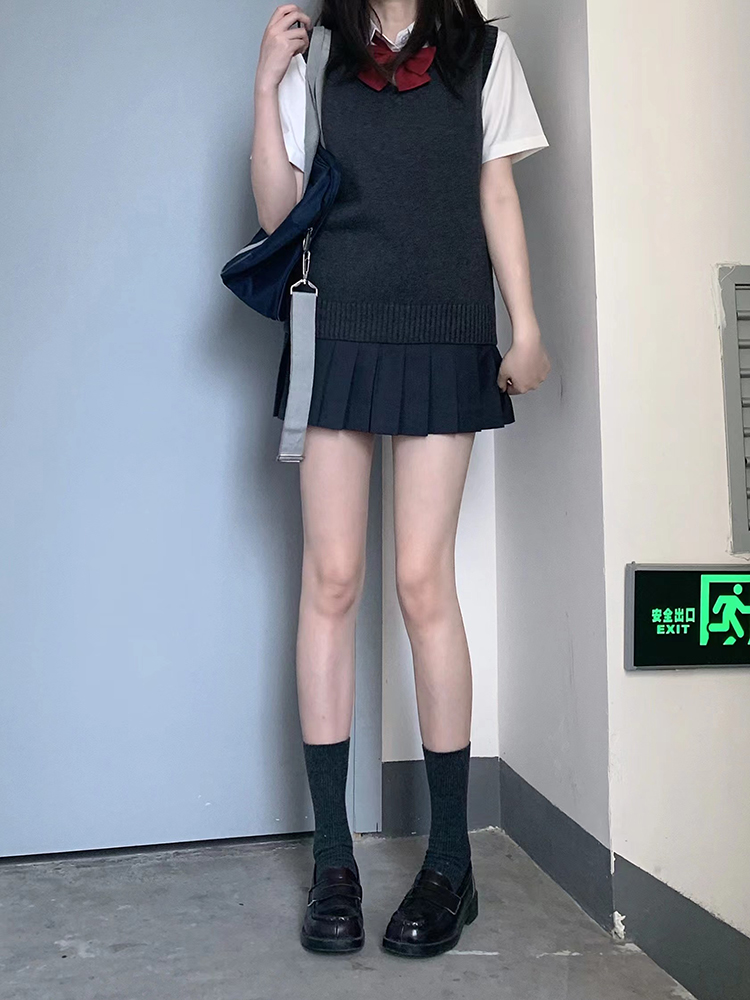 LF原创纯色JK制服背心日系v领套头秋冬毛衣马甲校服针织衫男女款-图1