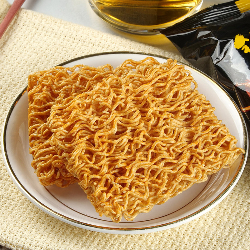 铁板鱿鱼味干吃面干脆方便面整箱充饥夜宵休闲小零食香辣味点心面,淘宝优惠券,粉丝福利购,淘宝优惠卷
