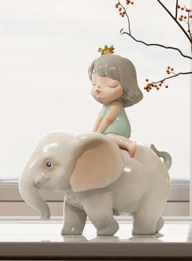 周双《 小吉像》创意家居摆件手办饰品软装客厅桌上装饰生日礼物