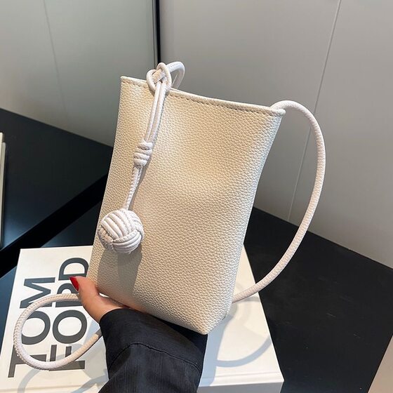 Niche texture mini bag for women 2025 new simple casual mobile phone bag Korean fashion versatile crossbody bag