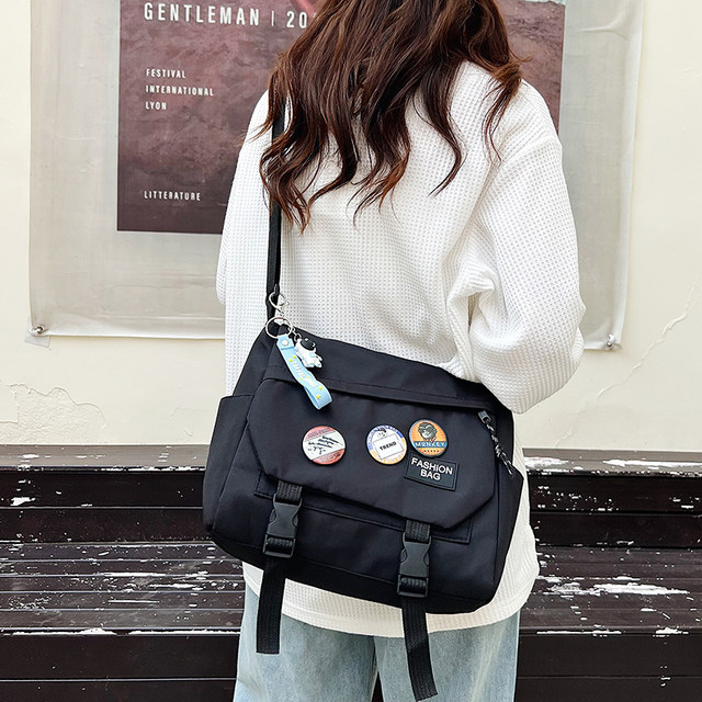 Men's and women's crossbody bags, trendy brand ins workwear style, Japanese style casual men's bags, large capacity shoulder bags, personalized messenger bags, trendy