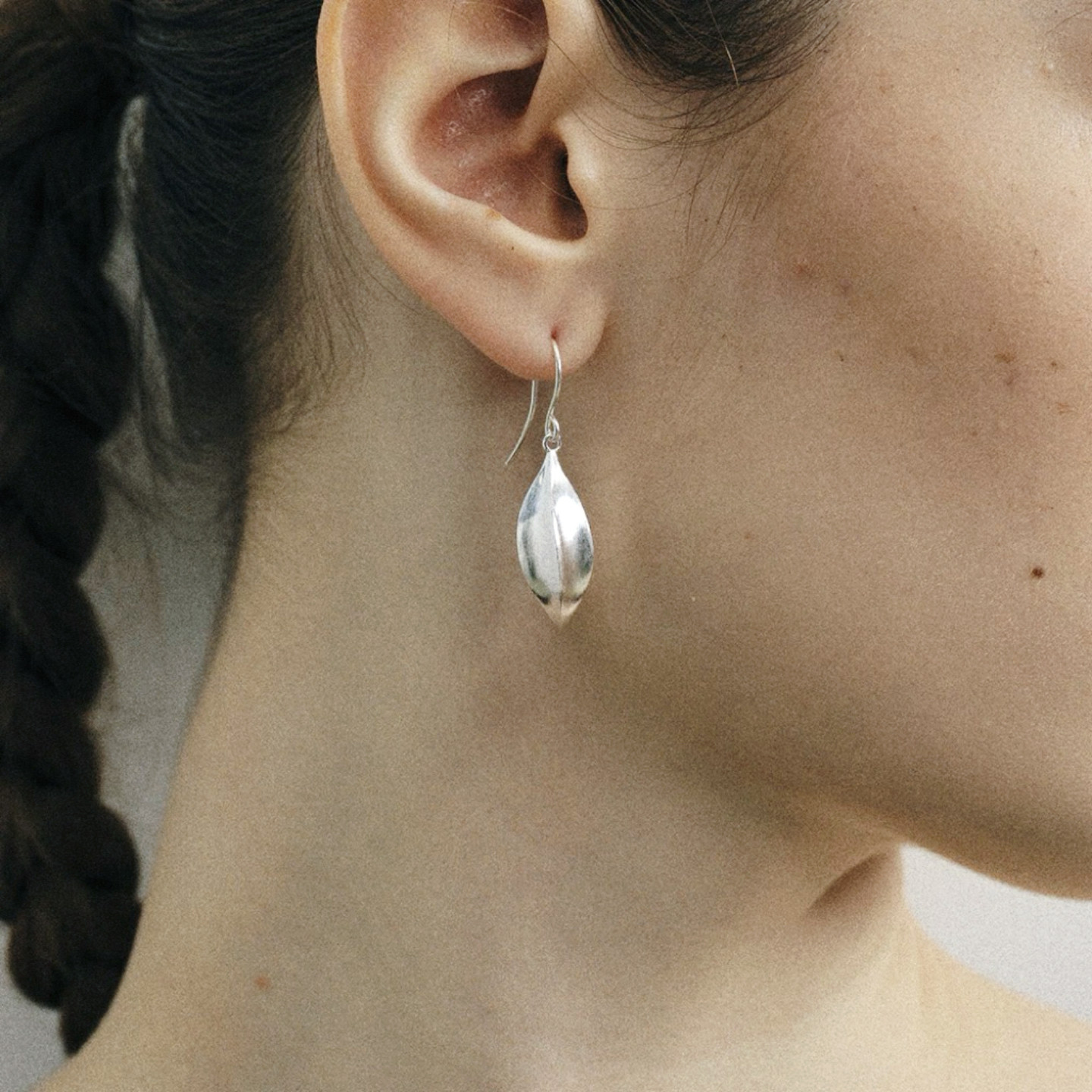 法式木果拉丝耳环垂坠轻奢极简金银色个性手工小众设计高级感饰品,淘宝优惠券,粉丝福利购,淘宝优惠卷