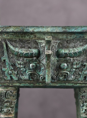 西周兽面纹方鼎古青铜器洛阳鼎摆件工艺品饕餮纹鼎洛阳博物馆藏