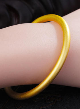 2025新款简约设计复传承黄金手镯女 沙金实心古法金磨砂简约手环