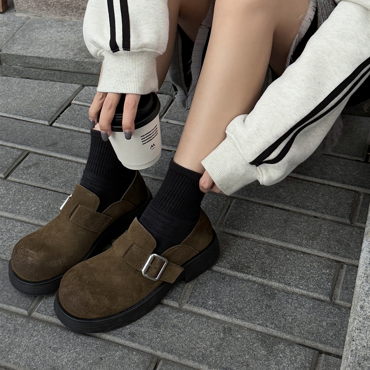 SGIRL TWTW厚底勃肯鞋女一字扣复古英伦乐福鞋堆堆袜女搭配小皮鞋 - 图2