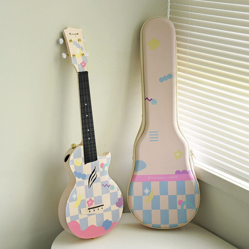 白熊恩雅nova u芝芝蓝莓碳纤维乐器 白熊乐器尤克里里/小吉他