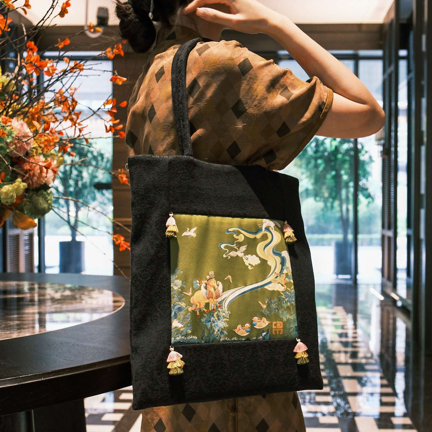 【中国丝绸博物馆】单肩包女包新款国风小众设计手提时尚汉服包,淘宝优惠券,粉丝福利购,淘宝优惠卷