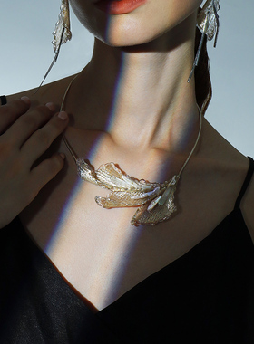 小众轻奢优雅精致马蹄莲项链