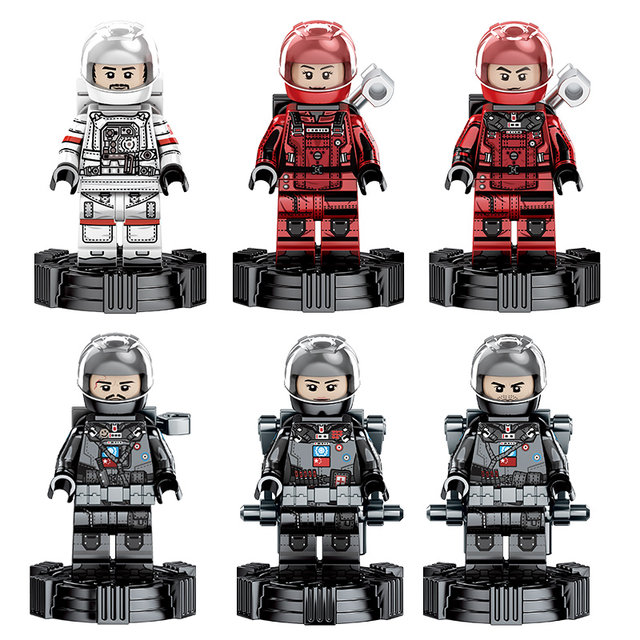 Wandering Earth Large Box Carrier Vehicle Assembling Fun High-Building Block Small Personnel Carrier Educational Toys for Boys and Girls