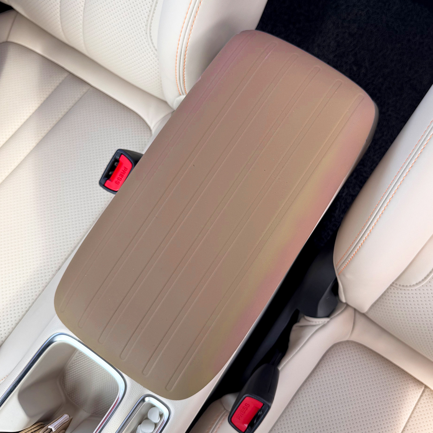 适用五菱缤果S扶手箱硅胶保护套防滑耐脏垫车内装饰改装用品配件,淘宝优惠券,粉丝福利购,淘宝优惠卷