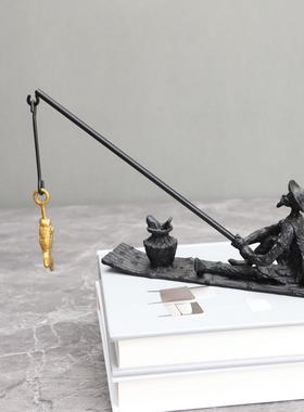 新中式黑色铸铁钓鱼人摆件样板间客厅餐厅电视柜桌面家居软装饰品