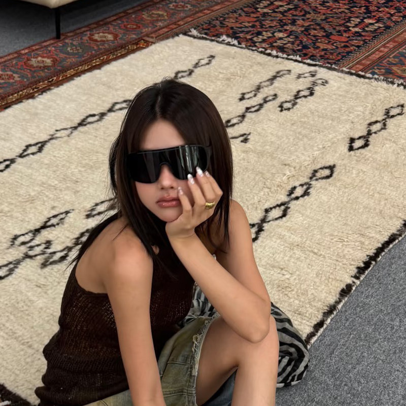 黑色大框骑行墨镜女潮个性高级感凹造型防紫外线度假出片太阳眼镜,淘宝优惠券,粉丝福利购,淘宝优惠卷