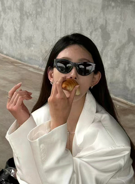 美式黑框猫眼墨镜女潮个性凹造型