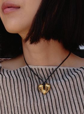 Missoma鎏心扣爱心吊坠项链轻奢气质黑绳毛衣链情侣款颈链礼物