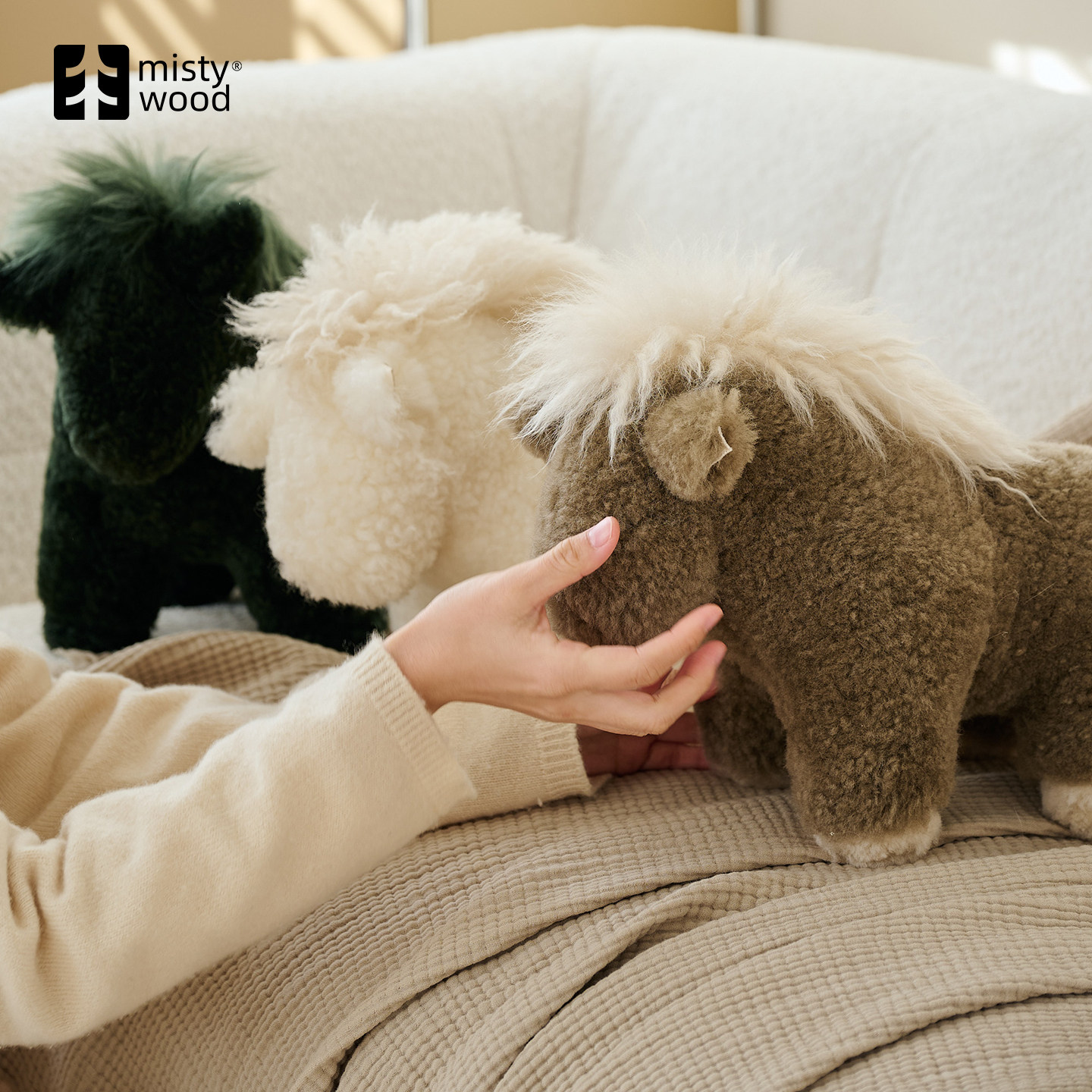 MISTYWOOD治愈系小马驹毛绒抱枕 红色小马真皮草新年礼物装饰玩偶,淘宝优惠券,粉丝福利购,淘宝优惠卷