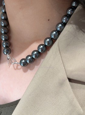 施家真多麻铂金银灰色倪妮同款珍珠项链女大溪地黑秋冬毛衣链颈链