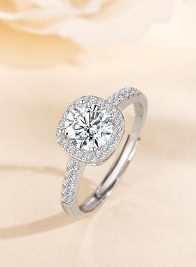 s925纯银莫桑石小方糖戒指女士精致时尚一克拉婚戒高级感超市同款