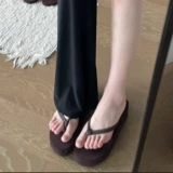 Сланцы на платформе, высокие нескользящие пляжные модные тапочки, пляжный стиль