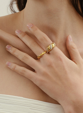 INCHEDITION浪漫交织麻花套戒