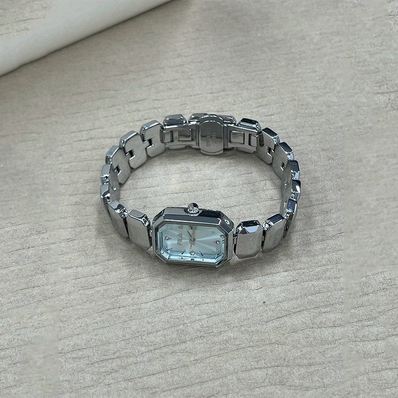 FILA斐乐女款手表小冰糖轻奢小众女士学生考试石英表生日礼物6751 - 图1