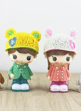 网红呆萌遛狗情侣公仔创意家居树脂装饰工艺品可爱汽车中控台摆件
