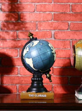 时尚创意家居装饰品摆件树脂工艺品复古地球客厅时钟台钟表