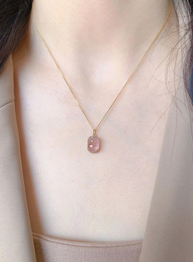 新粉彩石小貔貅吊坠女石金色锁骨项链高品质百搭设计小红书款