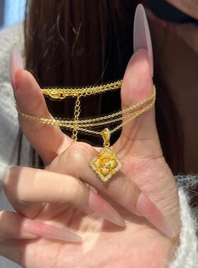 中古风黄金色拉丝四叶草沙金项链女小众高级感锁骨链复古闪钻毛衣