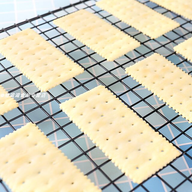 Fruity Garden Road Milk and Salt Flavored Soda Biscuits