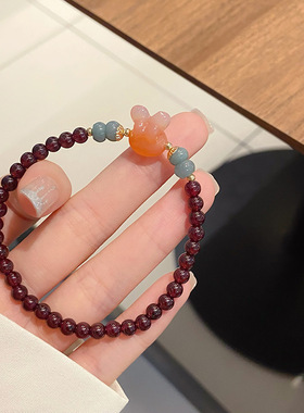 焦糖布丁奶兔手串天然石榴石盐源玛瑙兔子手链女本命年生肖兔手串
