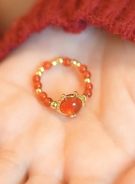 本命年红色串珠招财龙形戒指