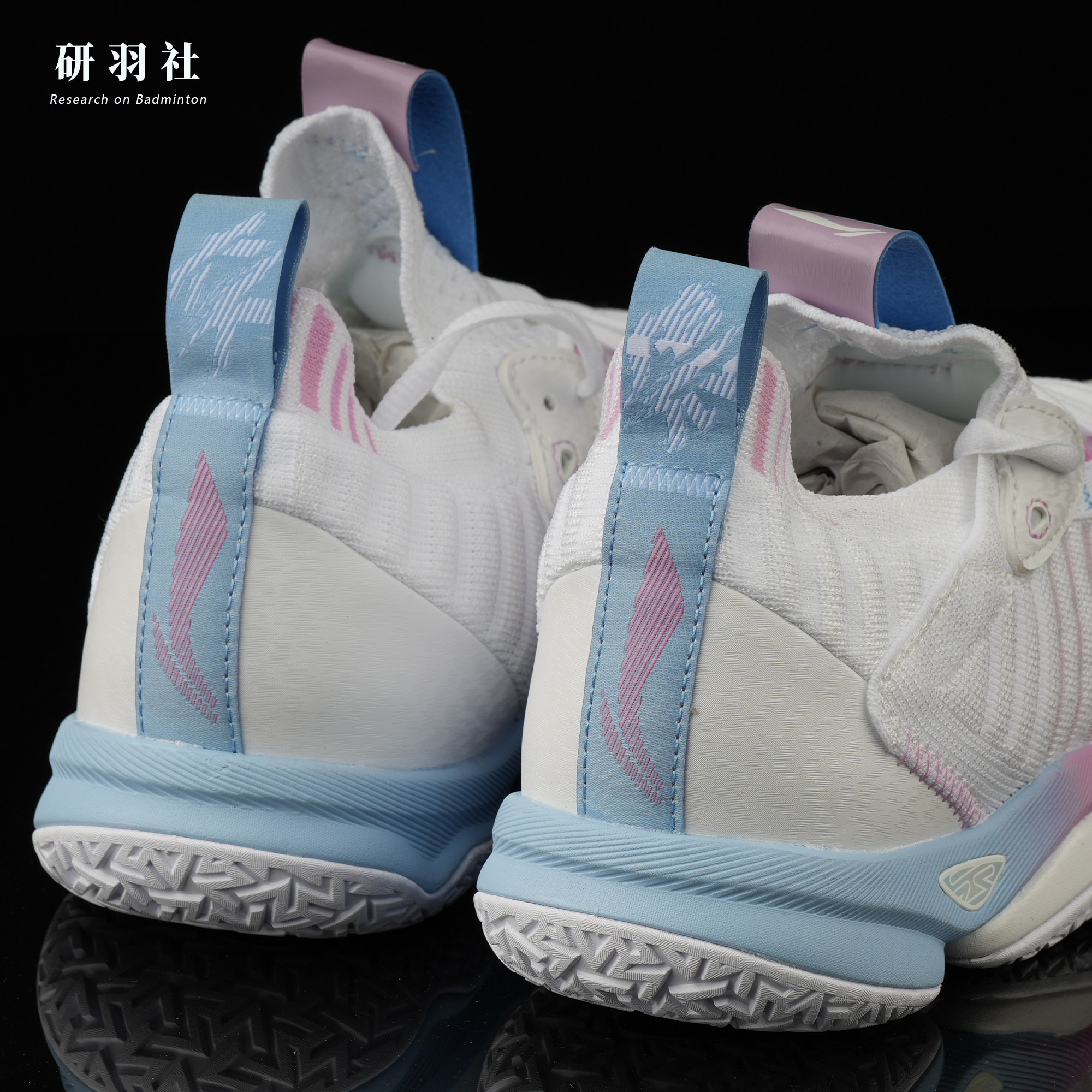 LINING李宁 突袭4羽毛球鞋棉花糖AYAR01新款专业保突袭IV羽毛球鞋,淘宝优惠券,粉丝福利购,淘宝优惠卷