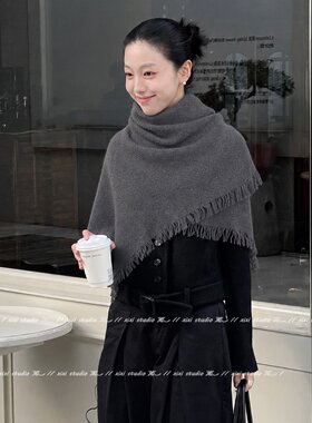 日常百搭深灰色流苏三角巾披肩女