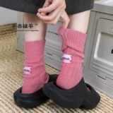 Демисезонные японские розовые цветные трикотажные гольфы, брендовые носки подходит для мужчин и женщин, средней длины