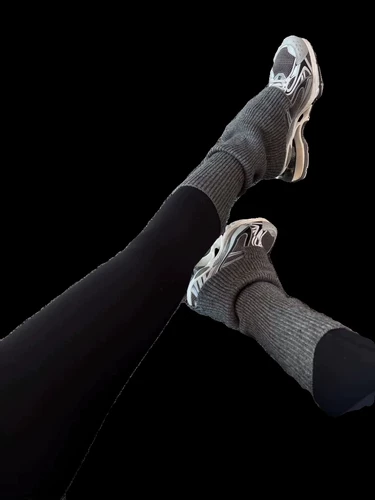 Сестры с толстыми ногами благословлены ~ Ранние весенние модные пробелы личности мягкие и клейкие.