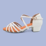 Профессиональная девочка латиноамериканская танце