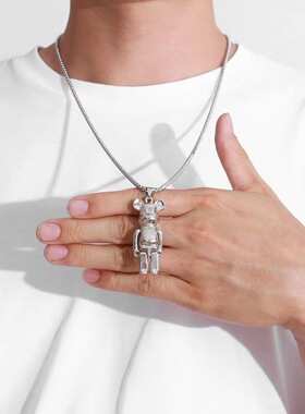 黑白反战暴力熊四肢可活动吊坠情侣项链嘻哈街头朋克毛衣链配饰品