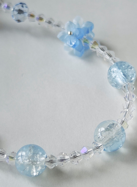 淡蓝色新中式串珠手腕款手机挂绳