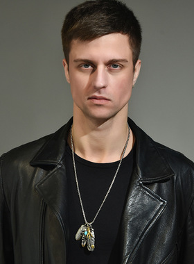 个性高桥吾郎羽毛项链男款钛钢学生情侣嘻哈鹰爪高桥叶子吊坠